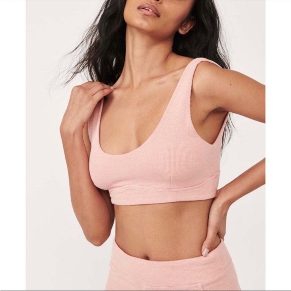 NWT (S) Revolve FREE PEOPLE
Issa Lifestyle Bralette Strawberry Pink - Picture 3 of 13